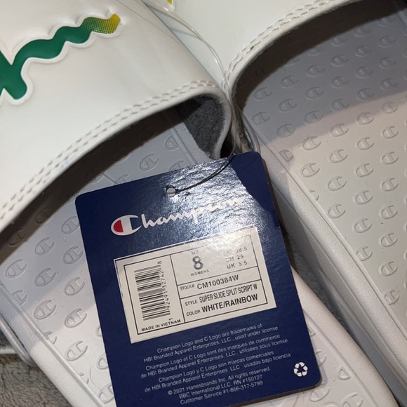 NWT CHAMPION slides - Picture 2 of 5